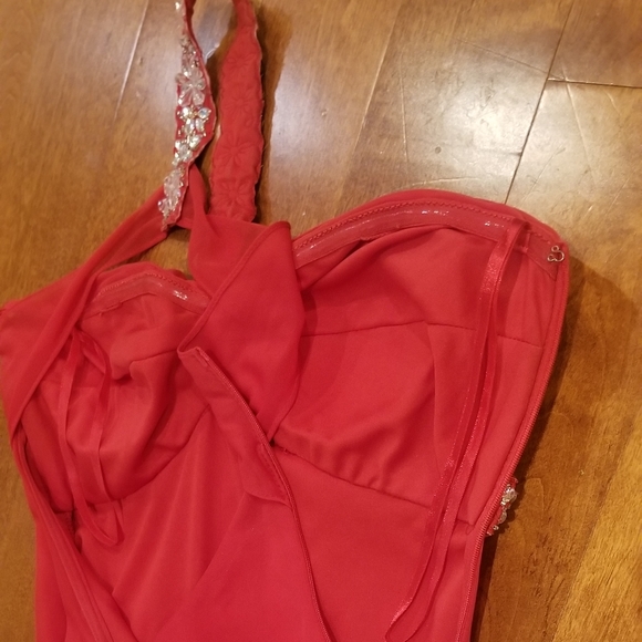 Formal Open Back Dress w/Sequined Shoulder Strap - Picture 6 of 12